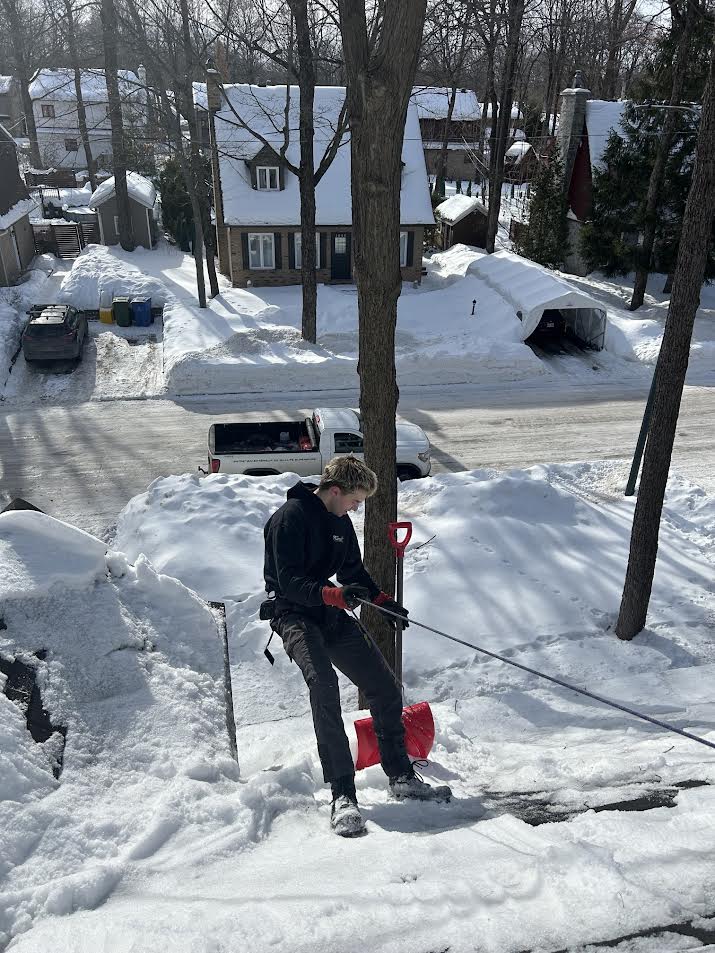 Déneigement de toiture à Québec par MG.CO Entretien